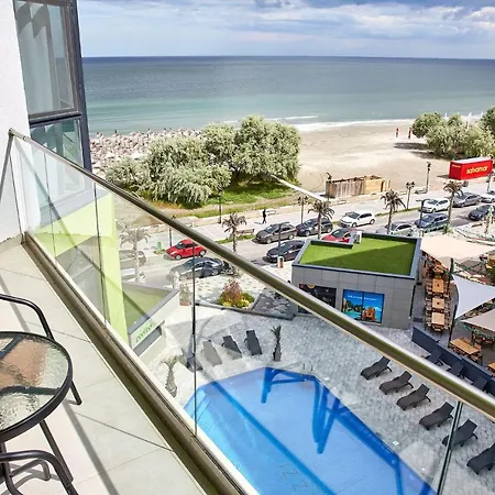 Hampton 2 By Alz 那沃达利