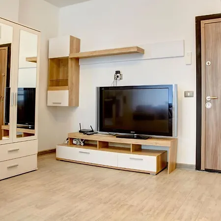 Hampton 2 By Alz Apartment *