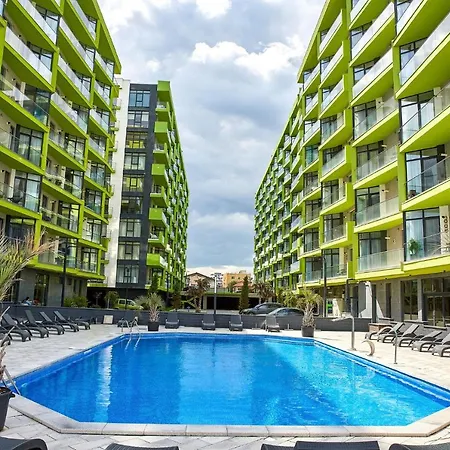 Hampton 2 By Alz Apartment *