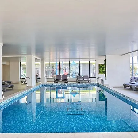 Hampton 2 By Alz Apartment *