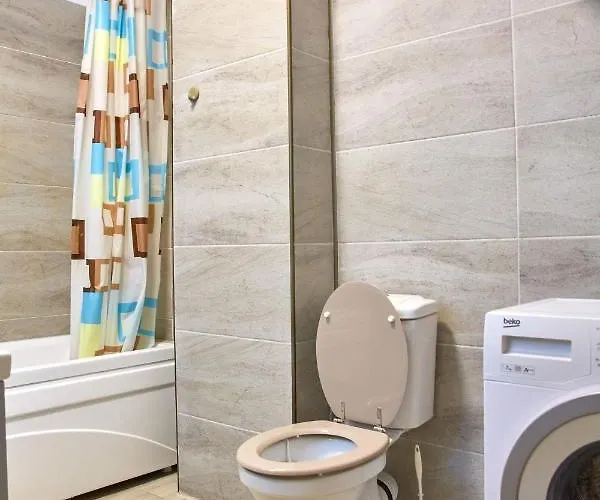 Hampton 2 By Alz Нэводари