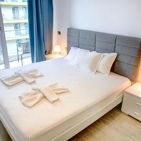 Apartment Hampton 2 By Alz Navodari