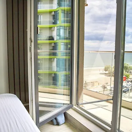 Hampton 2 By Alz Apartment *