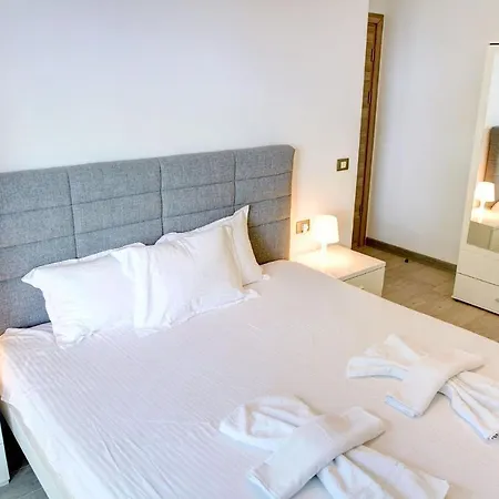 Hampton 2 By Alz Apartment Navodari