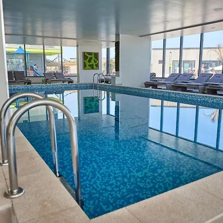 Apartment Hampton 2 By Alz Navodari