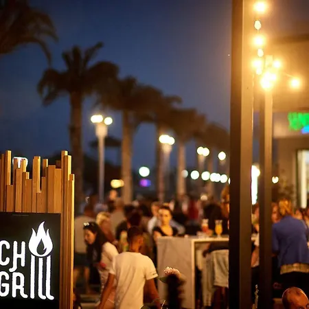 Hampton 2 By Alz Apartment